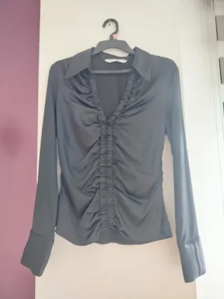 Camisa Zara satén negro