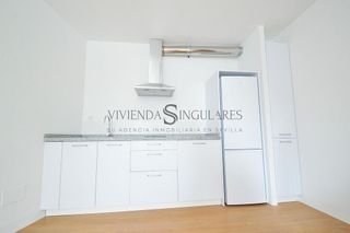 Piso en alquiler en Cruz Roja en Sevilla