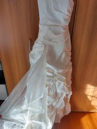 Abito da sposa bianco con rouches