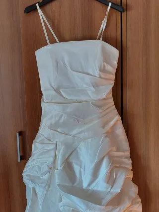 Abito da sposa bianco con rouches
