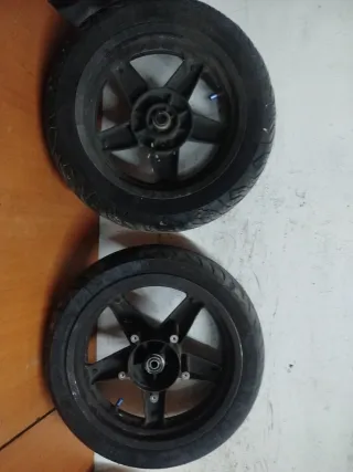 Llantas Yamaha Xmax 250 Inyección (2012)