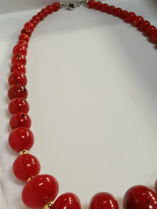 Collana vintage con perle rosse e oro