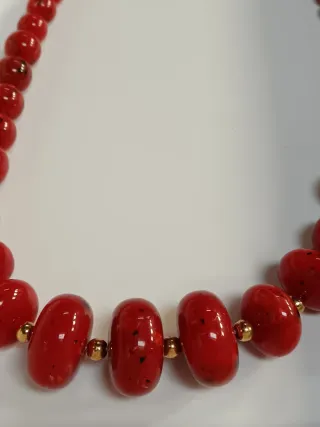 Collana vintage con perle rosse e oro