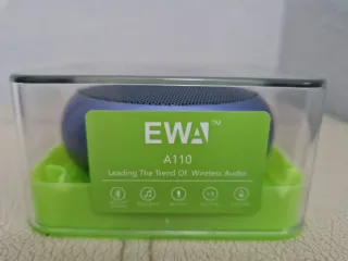 Altavoz EWA azul y verde