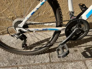 Bicicleta B-Pro 26 Blanca y Azul