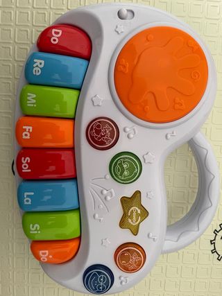 Piano para bebés con luces y sonidos
