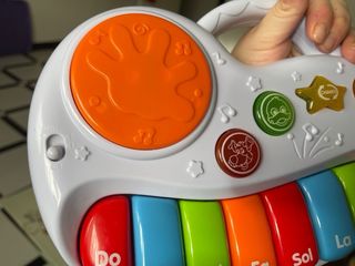 Piano para bebés con luces y sonidos
