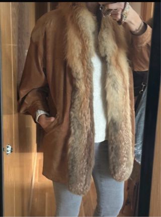 Abrigo vintage YSL con cuello de pelo
