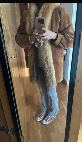 Abrigo vintage YSL con cuello de pelo