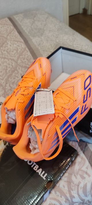 Botas Fútbol F50 Club FG/MG Naranja Talla 37