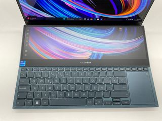 Portátil Asus UX 582Z