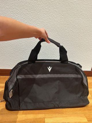 Bolsa de deporte Macron negra