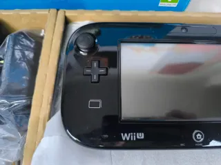 Nintendo Wii U Negra Completa + Juego
