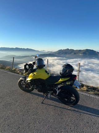 Honda Hornet 750 excelente estado y muchos extras!