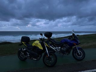 Honda Hornet 750 excelente estado y muchos extras!