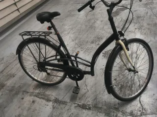Bicicleta de paseo negra