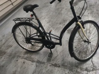 Bicicleta de paseo negra