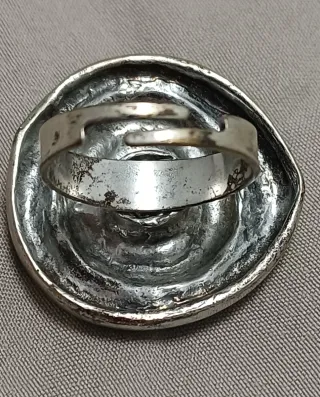 Anillo plateado efecto envejecido ajustable