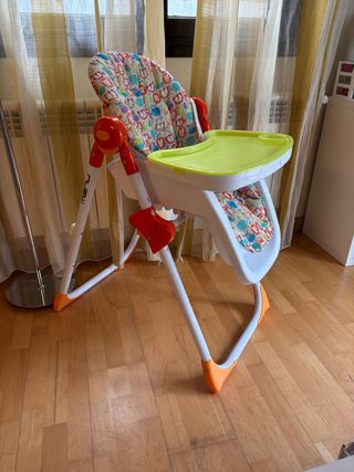 Trona de bebé cómoda y segura