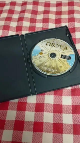 TROYA.     DVD Brad Pitt Orlando Bloom