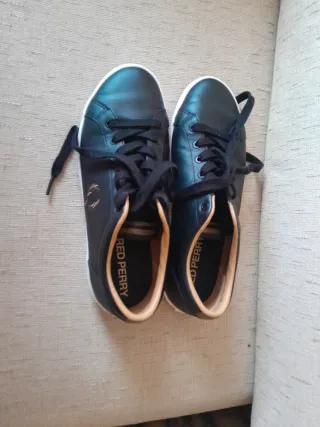 Zapatillas Fred Perry Negras y Beige