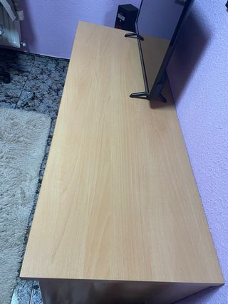 Escritorio y balda de pared madera