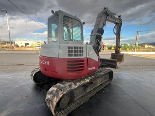 Retroexcavadora Takeuchi TB 180 FR