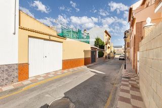 Casa adosada en venta en Alhendín