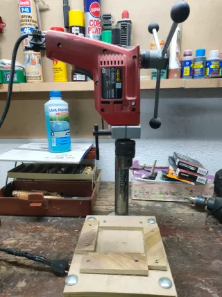 Taladro de columna electrónico