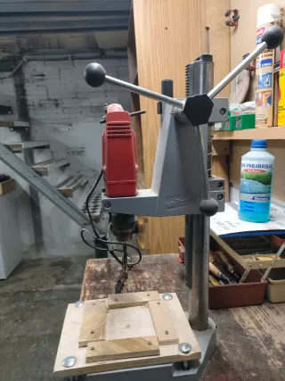 Taladro de columna electrónico