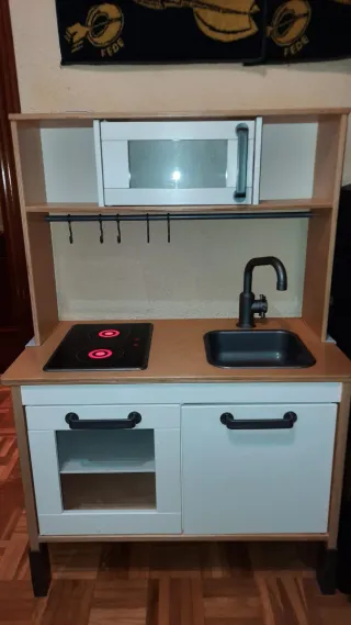 Cocinita de madera para niños IKEA.