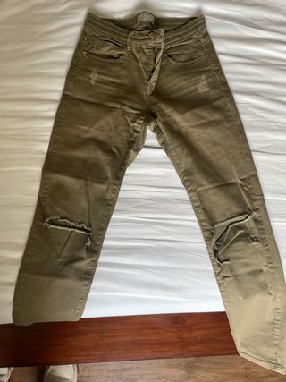 Pantalón caki Stradivarius Talla 36