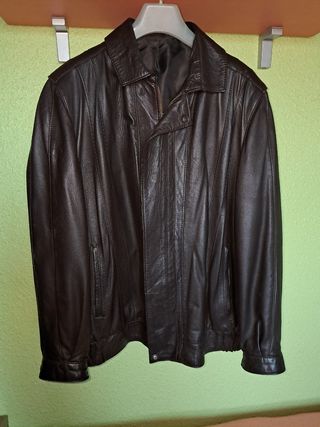 Cazadora de piel marrón