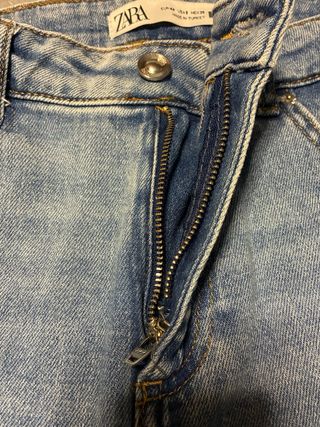 Pantalón vaquero Zara azul