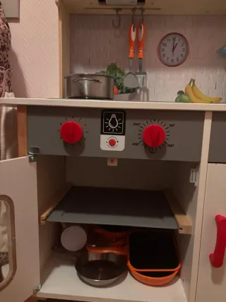Cocinita de madera para niños