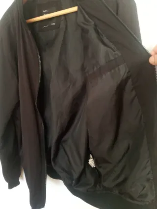 Bomber Negra Bershka