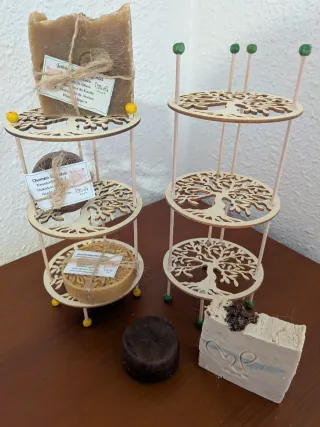 Jabonera vertical de bambú y madera hecha a mano.