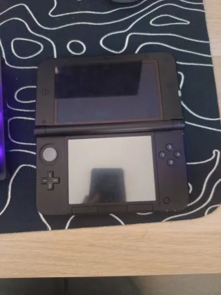 Nintendo 3DS XL Edición Luigi 30 Aniversario