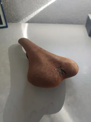 Sillín Essax Miura Marrón