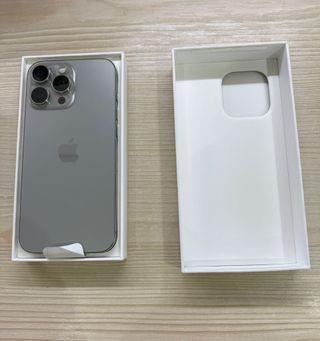 iPhone 16 Pro Max Plata