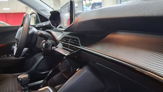 Peugeot 2008 1.5 BlueHDi 2022.