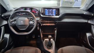 Peugeot 2008 1.5 BlueHDi 2022.