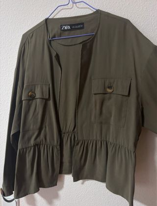 Chaqueta Zara verde militar