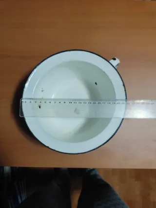 Orinal antiguo esmaltado blanco