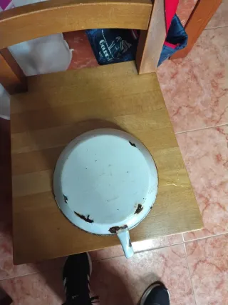 Orinal antiguo esmaltado blanco