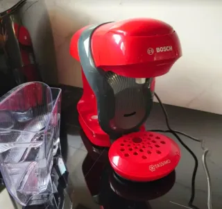 Cafetera Tassimo Bosch Roja