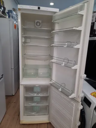 Nevera Liebherr con garantía y transporte