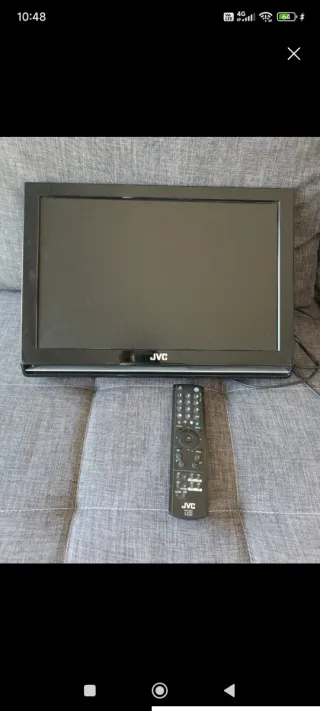 Televisor JVC Negro con Mando