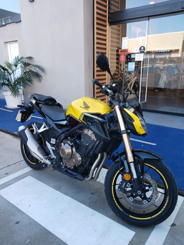 Honda CB500F Amarilla
