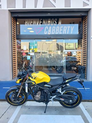 Honda CB500F Amarilla